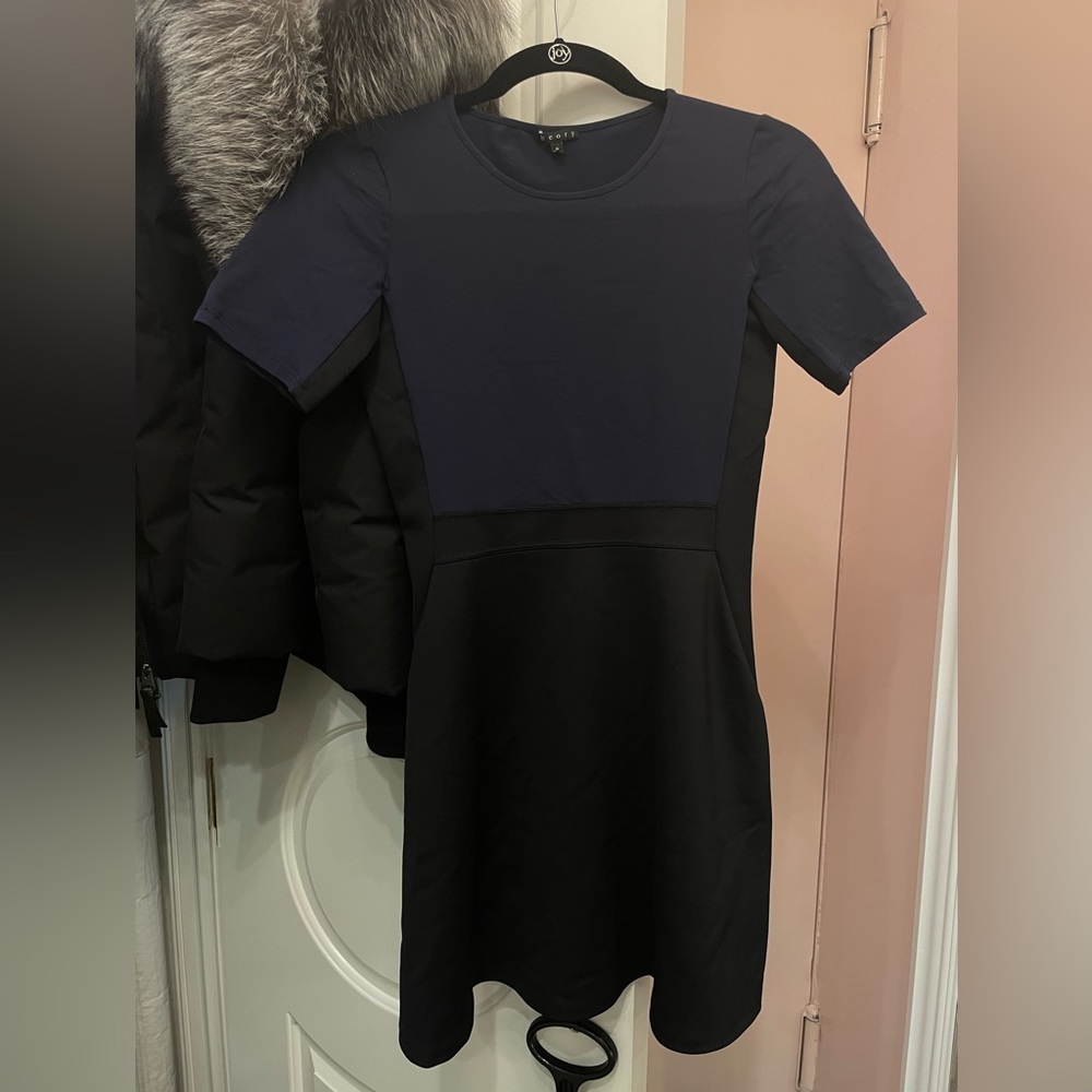 Theory dress in size P